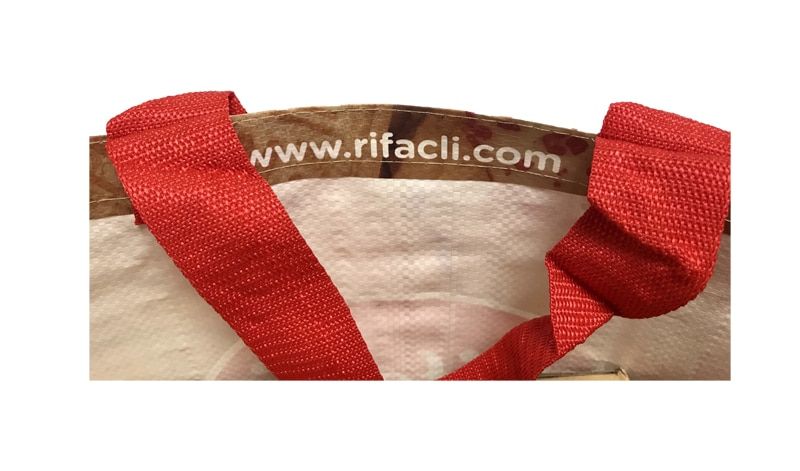 Bolsa de rafia asa doble detalle estampación interior